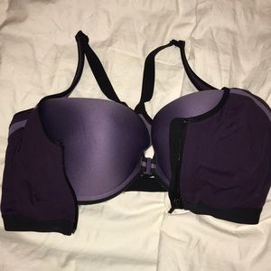 Front Clip and Zip Up Sports Bra